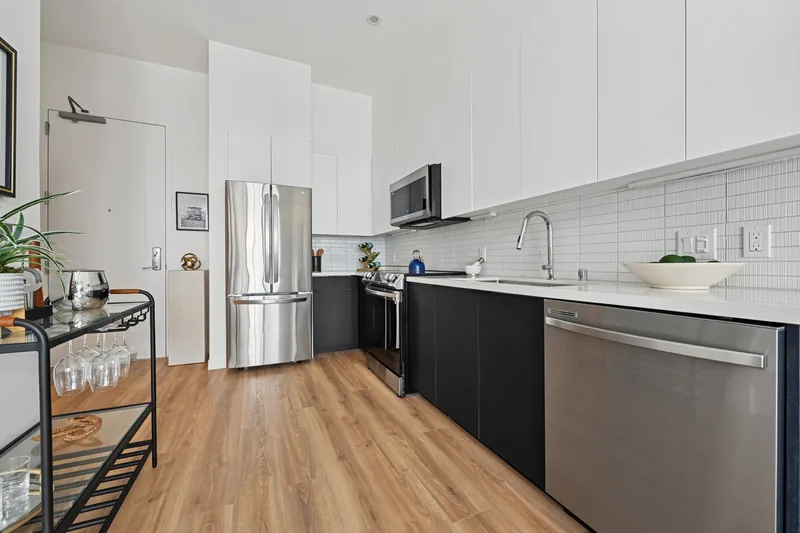 Evani 3223 Wilshire apartment kitchen interior - Santa Monica, CA